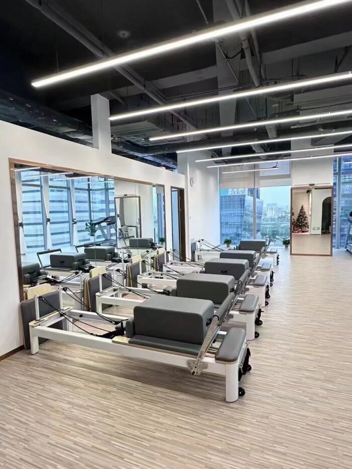 Durable Eco-Friendly Aluminum Alloy Pilates Reformer - Image 6