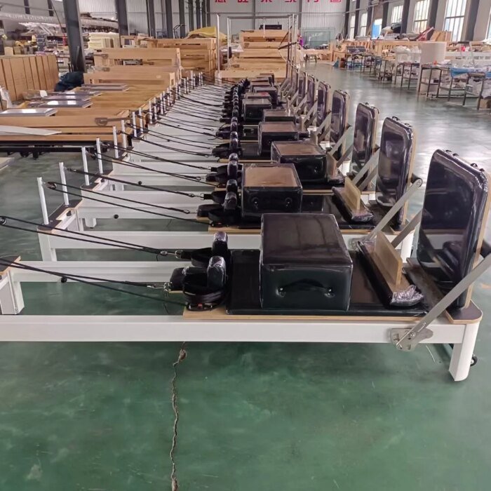 Durable Eco-Friendly Aluminum Alloy Pilates Reformer - Image 4