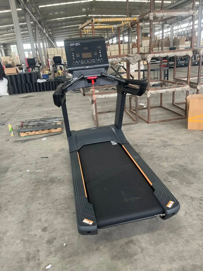 Commercial Treadmill Gym Equipment Low Price Brand New - Image 4