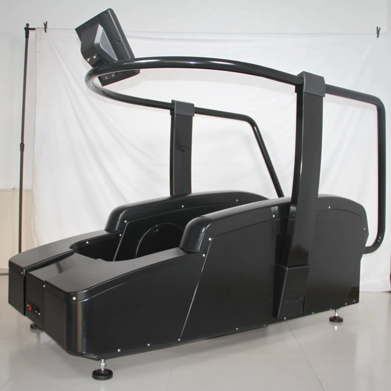 Liva Model 0040 Steel Commercial Intelligent Surfing Machine