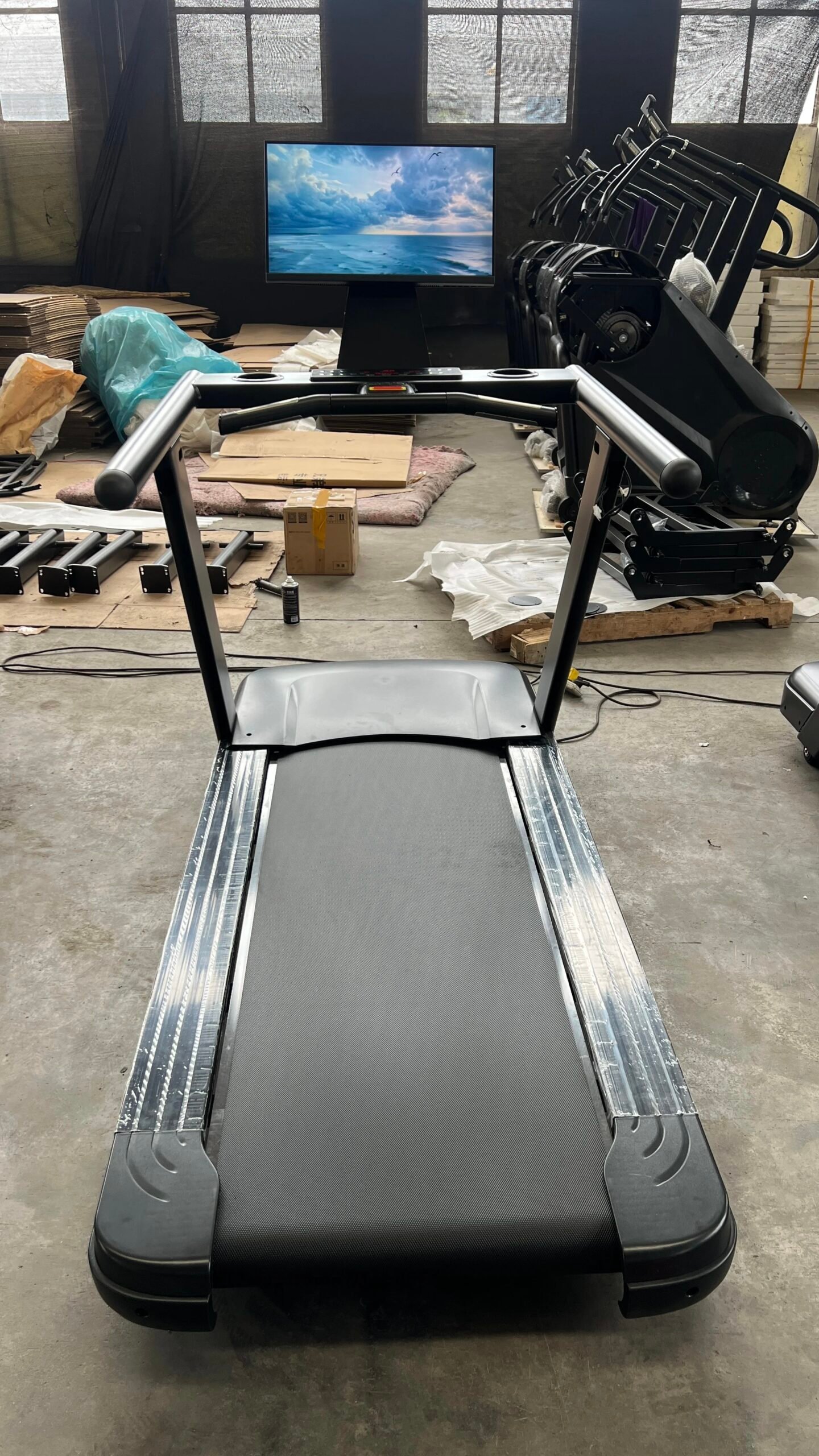 Commercial Treadmill with 360° Rotating LCD Display for Gym Cardio Training - Image 2