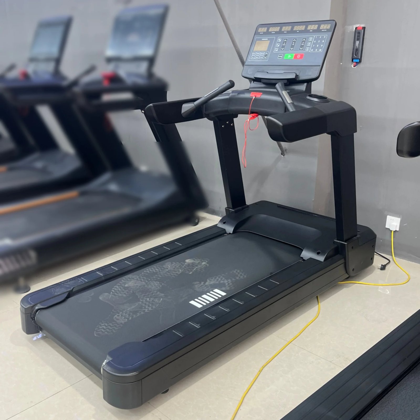 Commercial Treadmill with LED Screen for Gyms - Heavy-Duty Motor & Shock Absorption - Image 4