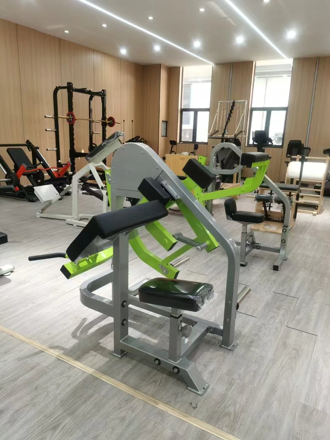 Plated Loaded Seated Biceps Curl Machine for Commercial Gym Strength Training - Image 4