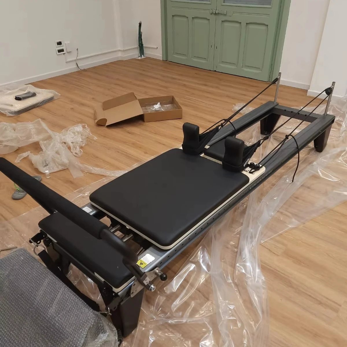Pilates Reformer Core Bed with Aluminum Frame for Gym Studio Body Shaping