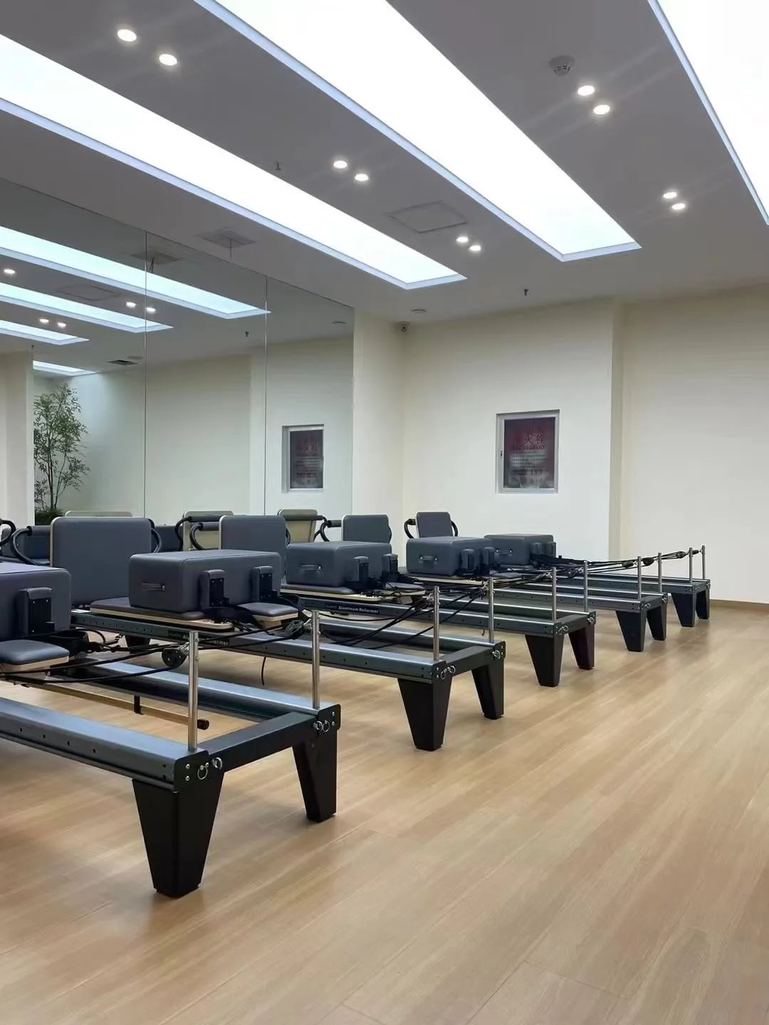 Pilates Reformer Core Bed with Aluminum Frame for Gym Studio Body Shaping - Image 3