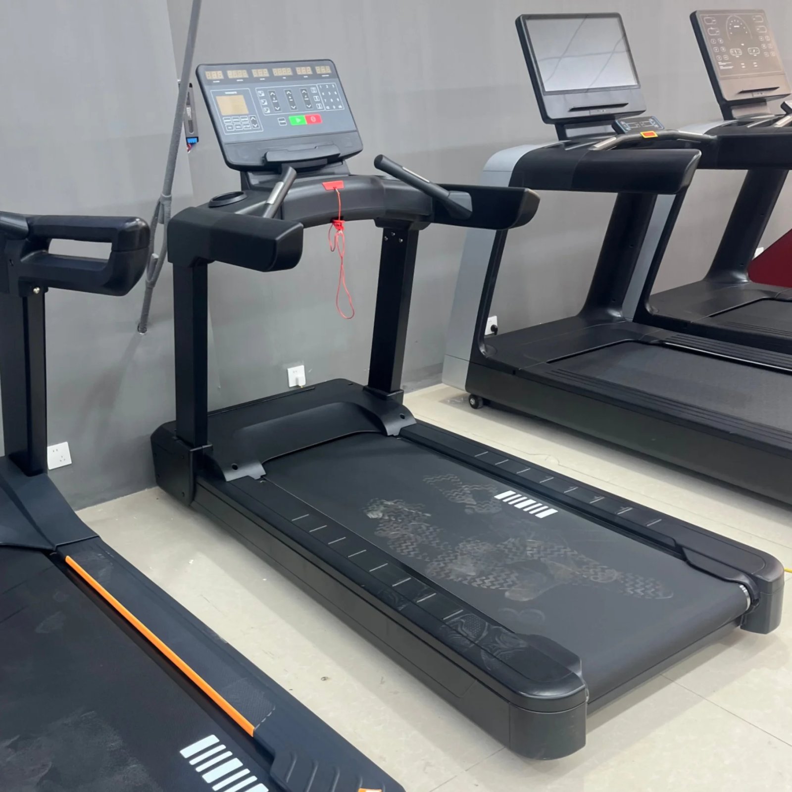 Commercial Treadmill with 3.0HP Motor 7-inch LED Screen for Gym Fitness Centers - Image 3