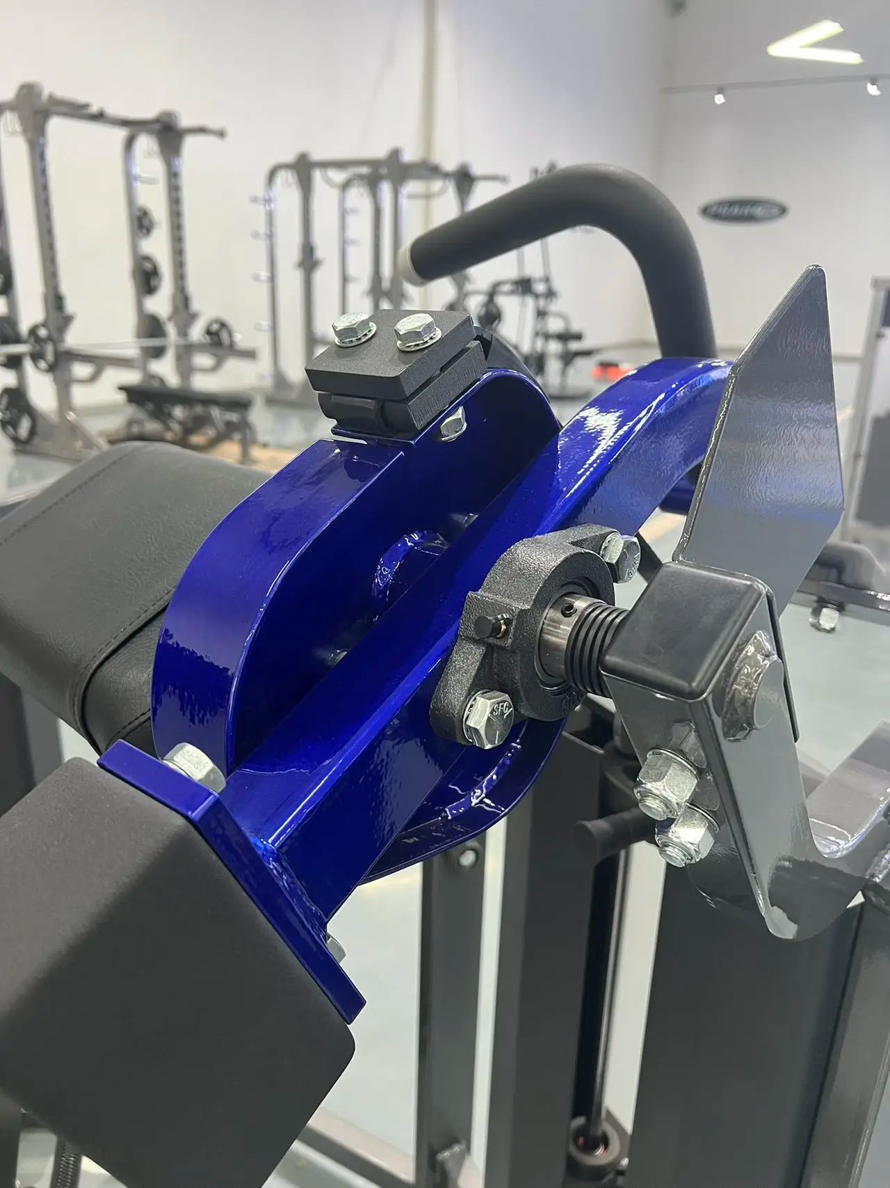 Adjustable Unilateral Bicep Curl Machine for Strength Training with MTS Equivalent Performance - Image 5