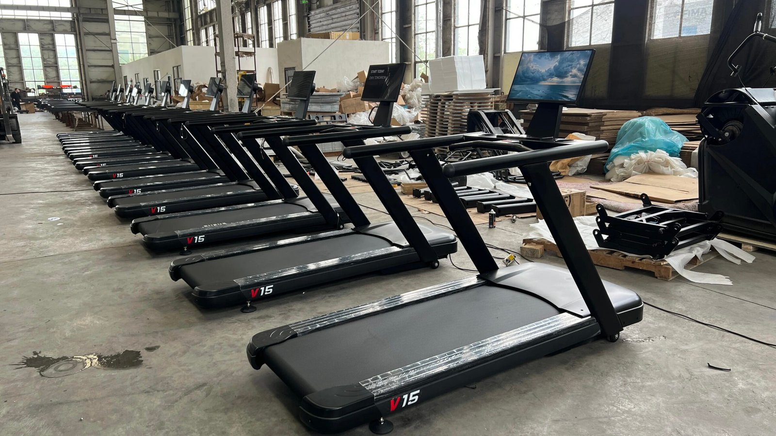 Commercial Treadmill with 360° Rotating LCD Display for Gym Cardio Training - Image 5